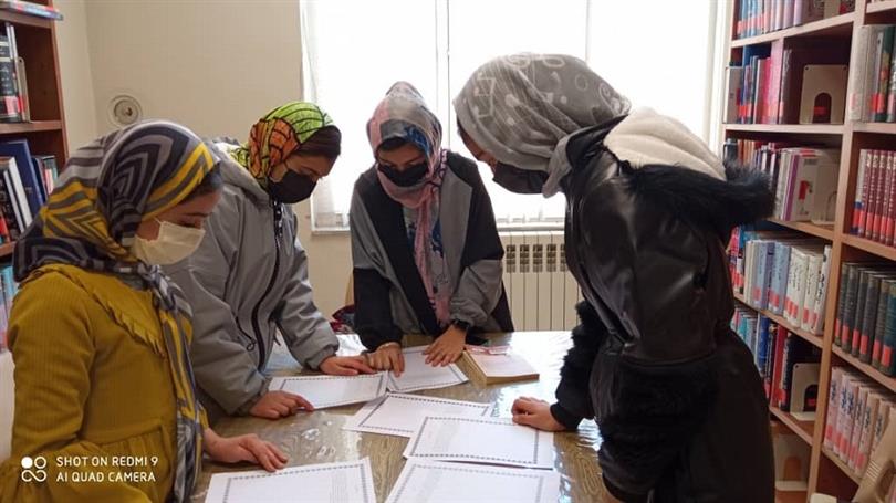 فعالیتهای نوجوانان در کتابخانه